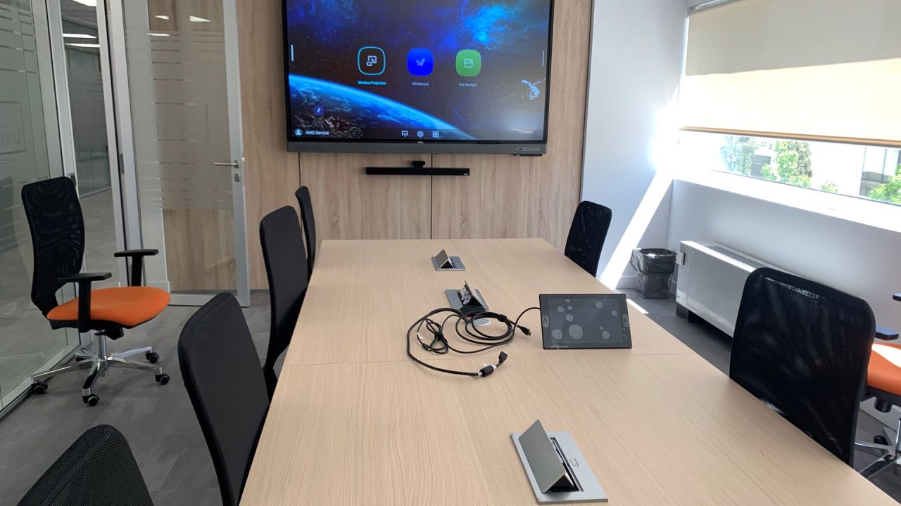 Monitor sala de Videoconferencia